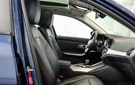 BMW 3 серия, 2019 год, 3 900 000 рублей, 11 фотография
