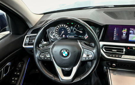 BMW 3 серия, 2019 год, 3 900 000 рублей, 15 фотография