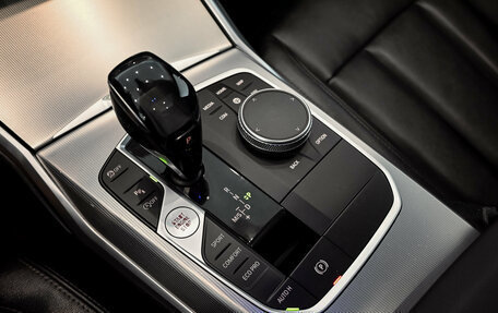 BMW 3 серия, 2019 год, 3 900 000 рублей, 18 фотография