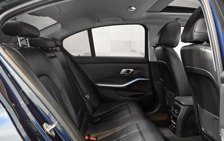 BMW 3 серия, 2019 год, 3 900 000 рублей, 21 фотография