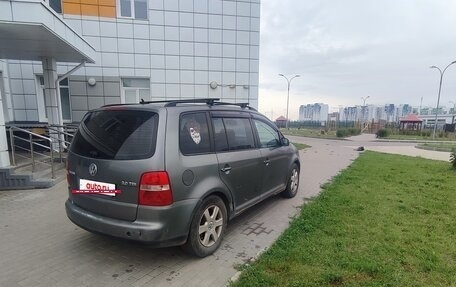 Volkswagen Touran III, 2006 год, 410 000 рублей, 3 фотография