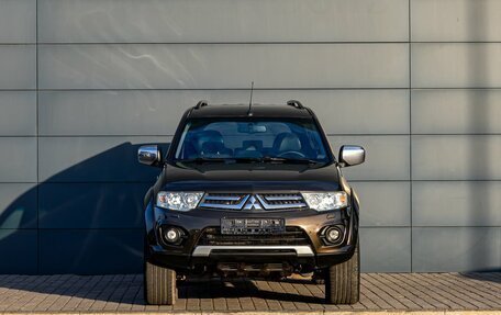 Mitsubishi Pajero Sport II рестайлинг, 2014 год, 1 895 000 рублей, 2 фотография