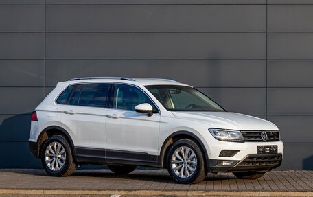 Volkswagen Tiguan II, 2018 год, 2 200 000 рублей, 3 фотография