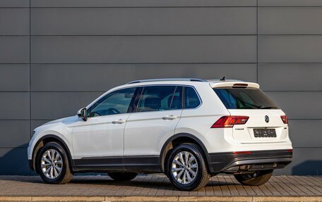 Volkswagen Tiguan II, 2018 год, 2 200 000 рублей, 4 фотография
