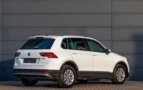 Volkswagen Tiguan II, 2018 год, 2 200 000 рублей, 6 фотография