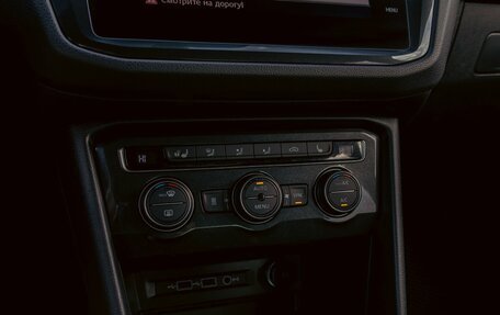 Volkswagen Tiguan II, 2018 год, 2 200 000 рублей, 16 фотография