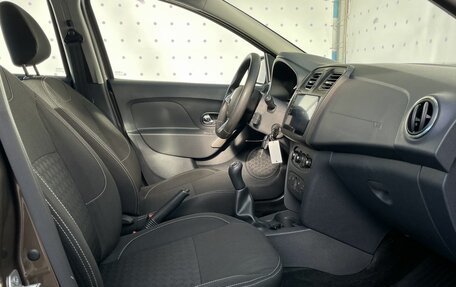 Renault Logan II, 2018 год, 990 000 рублей, 12 фотография