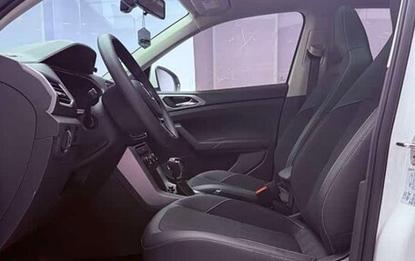 Volkswagen T-Cross I, 2022 год, 1 730 000 рублей, 9 фотография