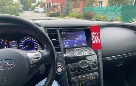 Infiniti QX70, 2016 год, 2 750 000 рублей, 11 фотография