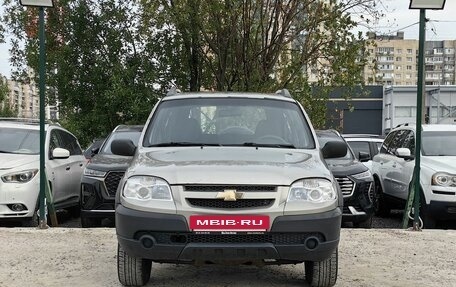 Chevrolet Niva I рестайлинг, 2013 год, 329 000 рублей, 2 фотография