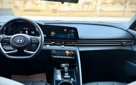 Hyundai Elantra, 2023 год, 1 433 000 рублей, 11 фотография