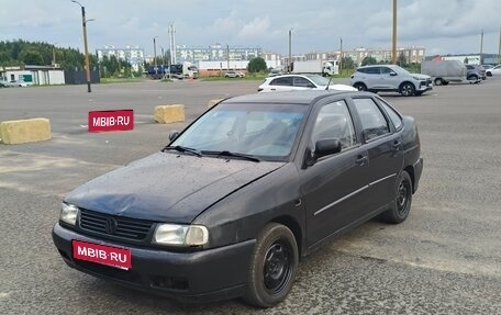 Volkswagen Polo III рестайлинг, 1998 год, 135 000 рублей, 1 фотография