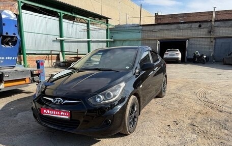 Hyundai Solaris II рестайлинг, 2012 год, 700 000 рублей, 1 фотография