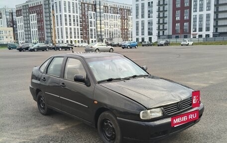 Volkswagen Polo III рестайлинг, 1998 год, 135 000 рублей, 2 фотография