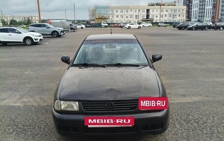 Volkswagen Polo III рестайлинг, 1998 год, 135 000 рублей, 3 фотография