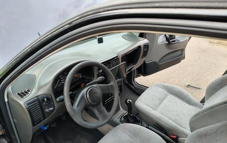Volkswagen Polo III рестайлинг, 1998 год, 135 000 рублей, 15 фотография
