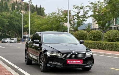 Skoda Superb III рестайлинг, 2022 год, 1 971 000 рублей, 3 фотография