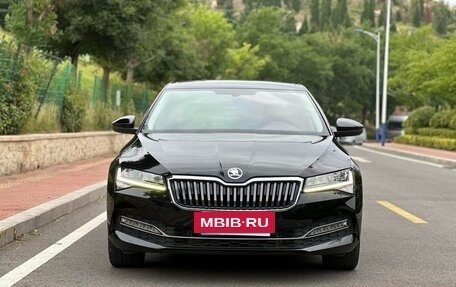 Skoda Superb III рестайлинг, 2022 год, 1 971 000 рублей, 2 фотография