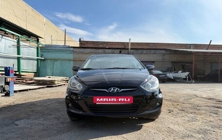 Hyundai Solaris II рестайлинг, 2012 год, 700 000 рублей, 2 фотография