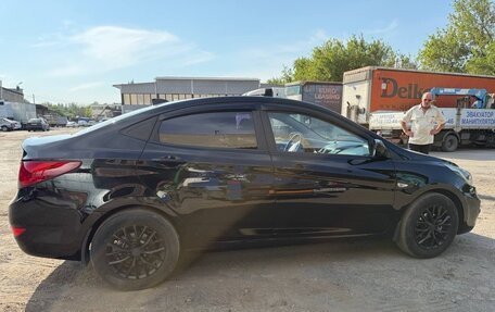 Hyundai Solaris II рестайлинг, 2012 год, 700 000 рублей, 4 фотография