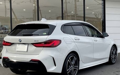 BMW 1 серия, 2022 год, 1 474 000 рублей, 3 фотография