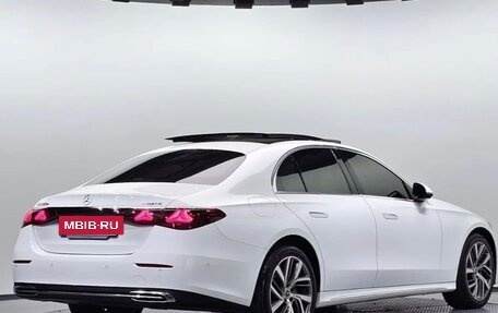 Mercedes-Benz E-Класс, 2024 год, 6 693 000 рублей, 2 фотография