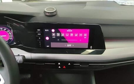 Volkswagen Golf VIII, 2022 год, 1 650 000 рублей, 8 фотография