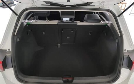 Volkswagen Golf VIII, 2022 год, 1 650 000 рублей, 12 фотография
