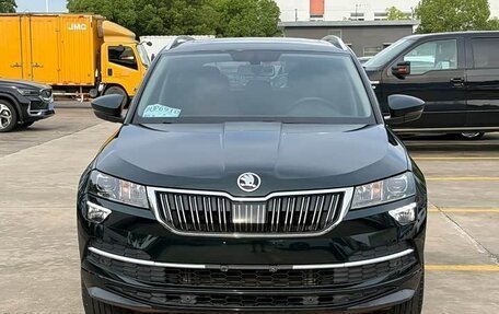 Skoda Karoq I, 2023 год, 1 540 000 рублей, 2 фотография