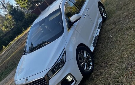 KIA Carnival III, 2018 год, 2 850 000 рублей, 3 фотография
