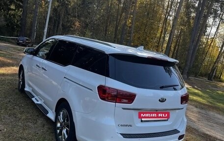 KIA Carnival III, 2018 год, 2 850 000 рублей, 2 фотография