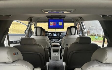 KIA Carnival III, 2018 год, 2 850 000 рублей, 10 фотография