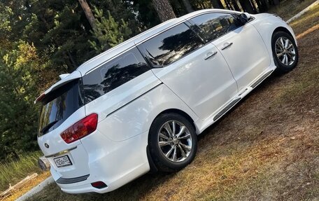 KIA Carnival III, 2018 год, 2 850 000 рублей, 5 фотография