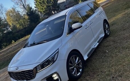 KIA Carnival III, 2018 год, 2 850 000 рублей, 9 фотография