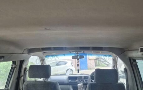 Mazda Bongo Friendee i рестайлинг, 2001 год, 480 000 рублей, 11 фотография