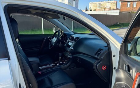 Toyota Highlander III, 2013 год, 2 300 000 рублей, 5 фотография