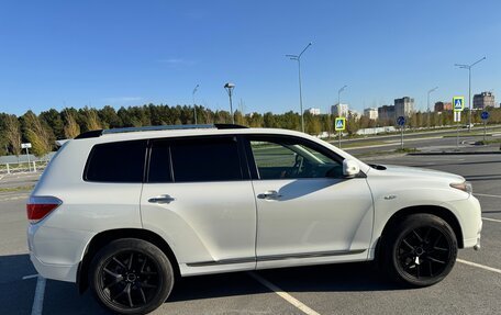 Toyota Highlander III, 2013 год, 2 300 000 рублей, 12 фотография