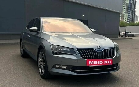 Skoda Superb III рестайлинг, 2018 год, 2 100 000 рублей, 3 фотография