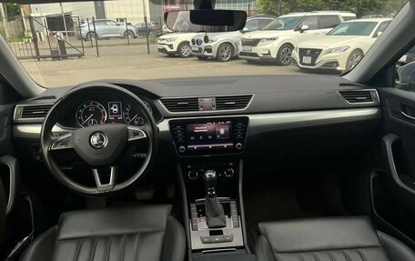 Skoda Superb III рестайлинг, 2018 год, 2 100 000 рублей, 18 фотография