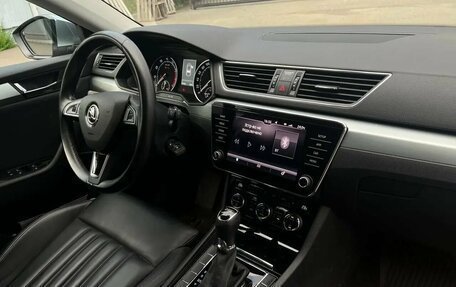 Skoda Superb III рестайлинг, 2018 год, 2 100 000 рублей, 16 фотография
