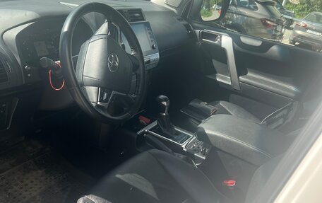 Toyota Land Cruiser Prado 150 рестайлинг 2, 2021 год, 4 450 000 рублей, 2 фотография