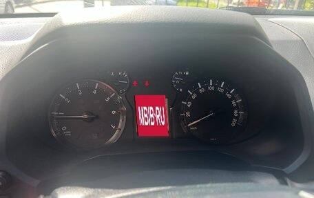 Toyota Land Cruiser Prado 150 рестайлинг 2, 2021 год, 4 450 000 рублей, 3 фотография