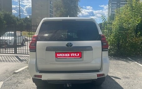 Toyota Land Cruiser Prado 150 рестайлинг 2, 2021 год, 4 450 000 рублей, 7 фотография