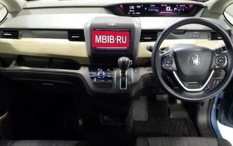 Honda Freed II, 2017 год, 900 000 рублей, 6 фотография