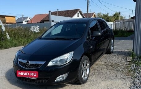 Opel Astra J, 2012 год, 625 000 рублей, 2 фотография