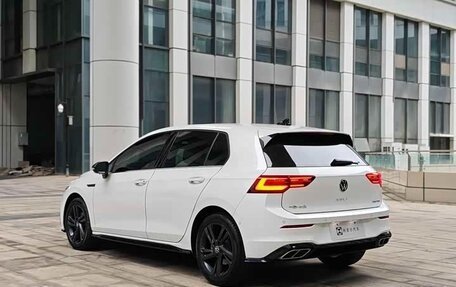 Volkswagen Golf VIII, 2023 год, 2 378 000 рублей, 2 фотография