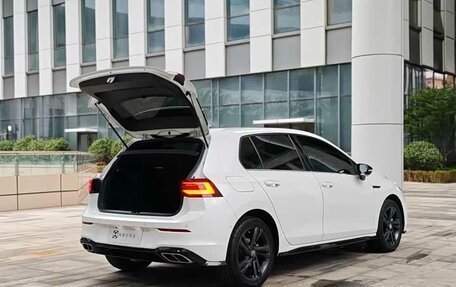 Volkswagen Golf VIII, 2023 год, 2 378 000 рублей, 14 фотография