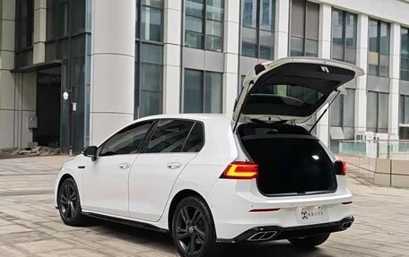 Volkswagen Golf VIII, 2023 год, 2 378 000 рублей, 12 фотография