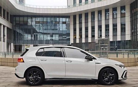 Volkswagen Golf VIII, 2023 год, 2 378 000 рублей, 7 фотография