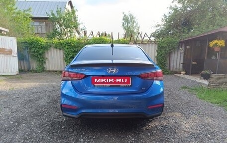 Hyundai Solaris II рестайлинг, 2017 год, 880 000 рублей, 5 фотография